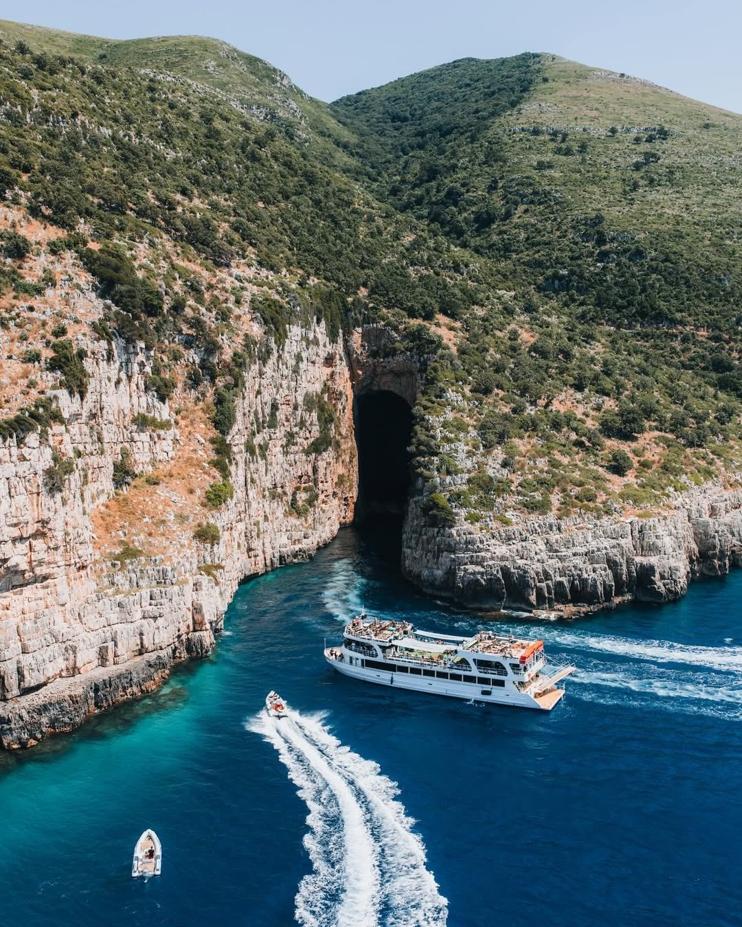 Haxhi Ali Cave Albania